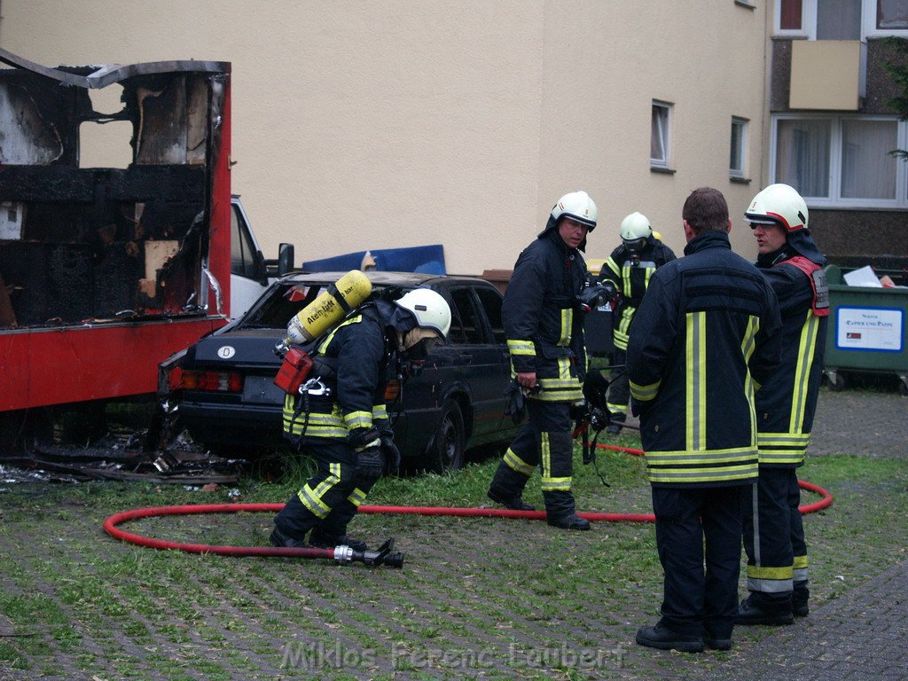 Brand Frittenwagen Pkw Koeln Vingst Passauerstr P56.JPG